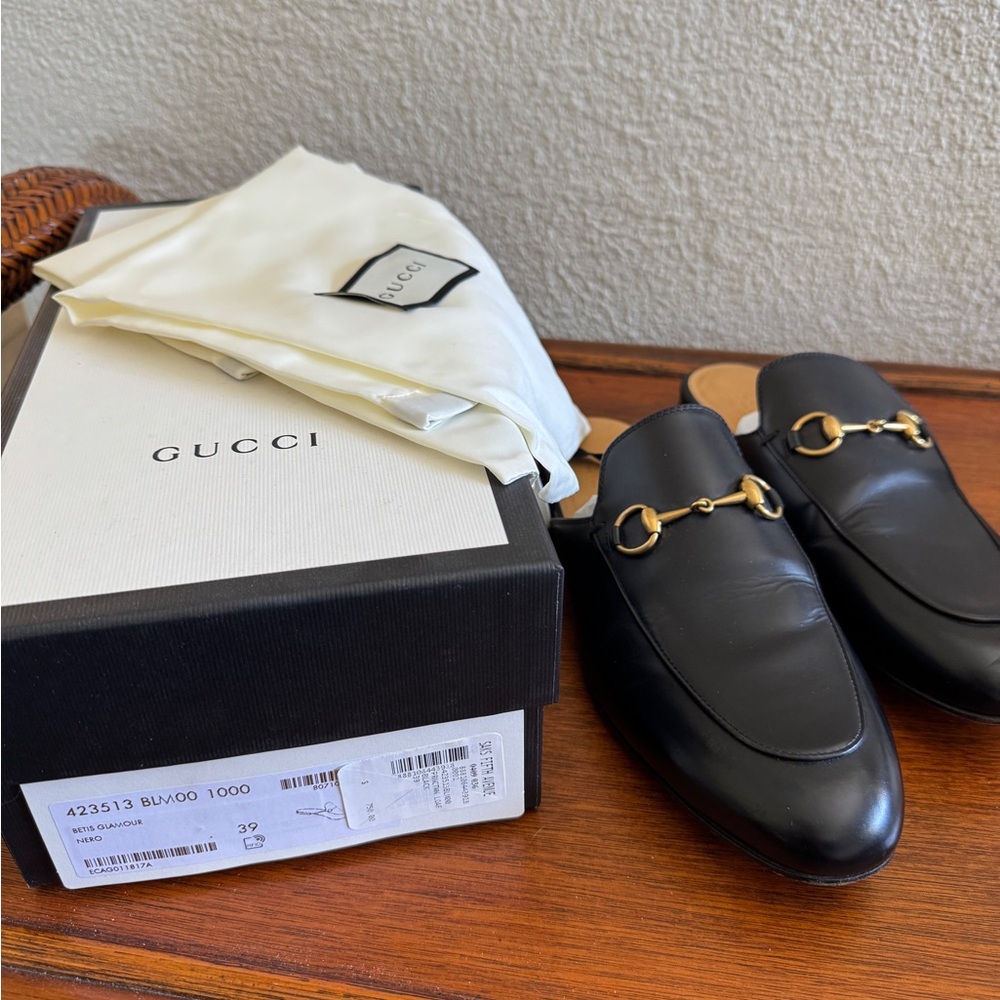 Gucci Women's Princeton Mules Black Leather and Gold Horsebit Detail Size 39